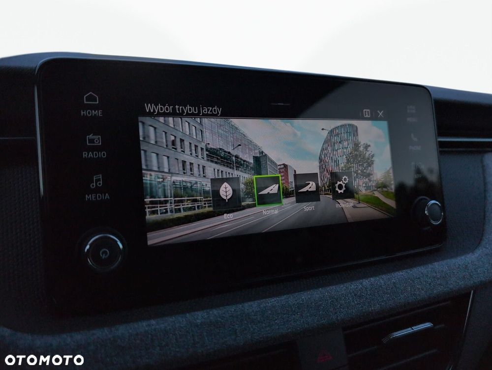 Skoda Kamiq 1.0 TSI Selection DSG - 27