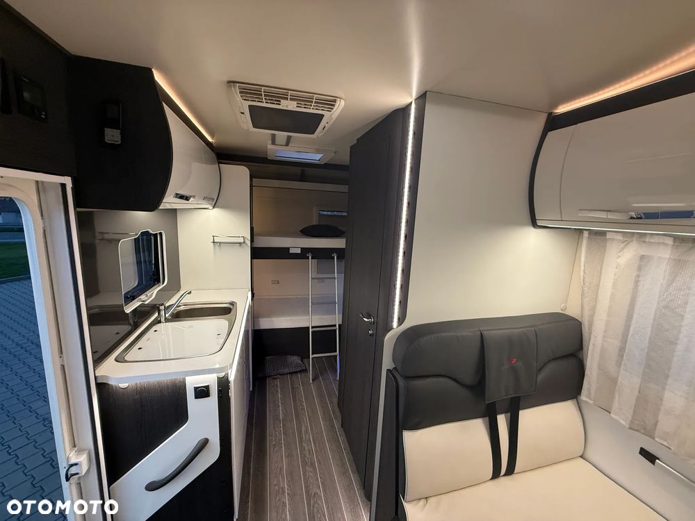 Roller Team 277 camper 7-osób kamper camper zamiana - 16