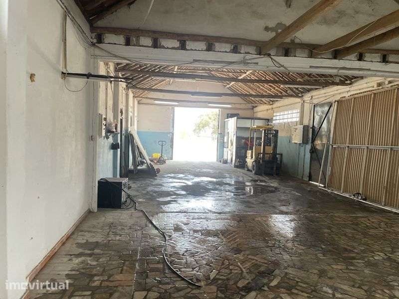 Armazém com cerca de 150 m2 (7,5 m x 21m) - Grande imagem: 4/8