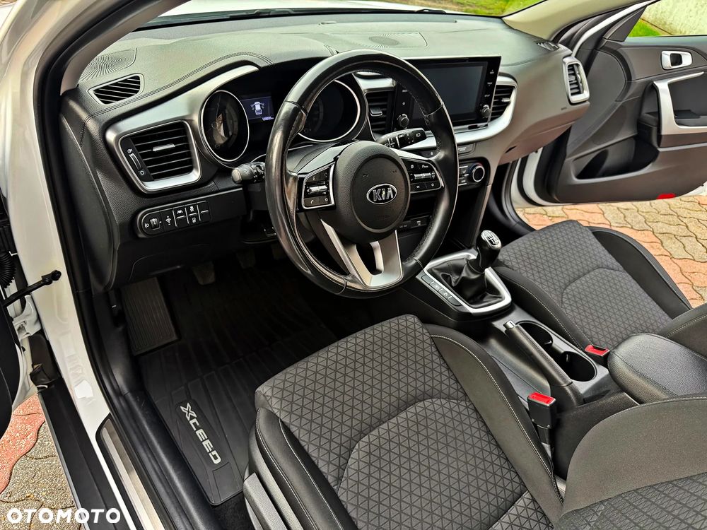 Kia XCeed 1.4 T-GDI M - 29