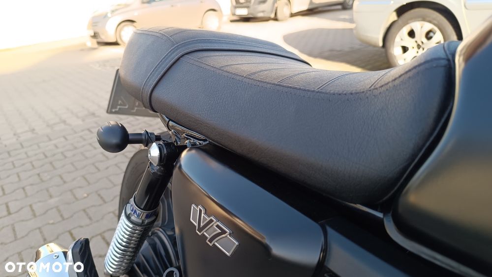 Moto Guzzi V7 - 30