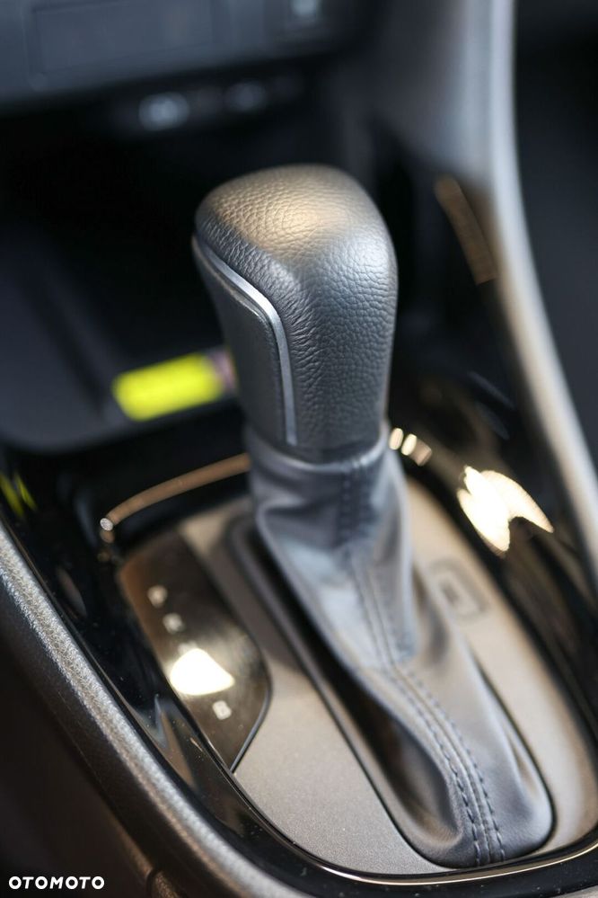 Toyota Yaris Hybrid 1.5 Style - 37