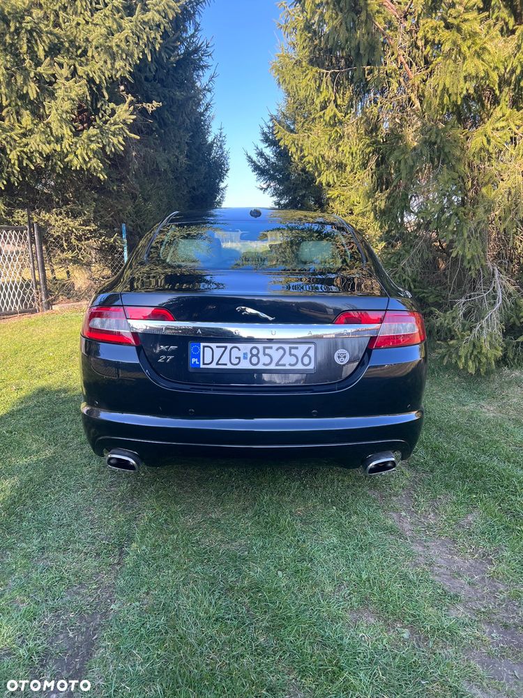 Jaguar XF 2.7 V6 D Luxury - 3