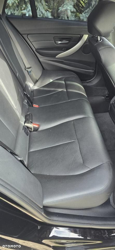BMW Seria 3 320d - 10