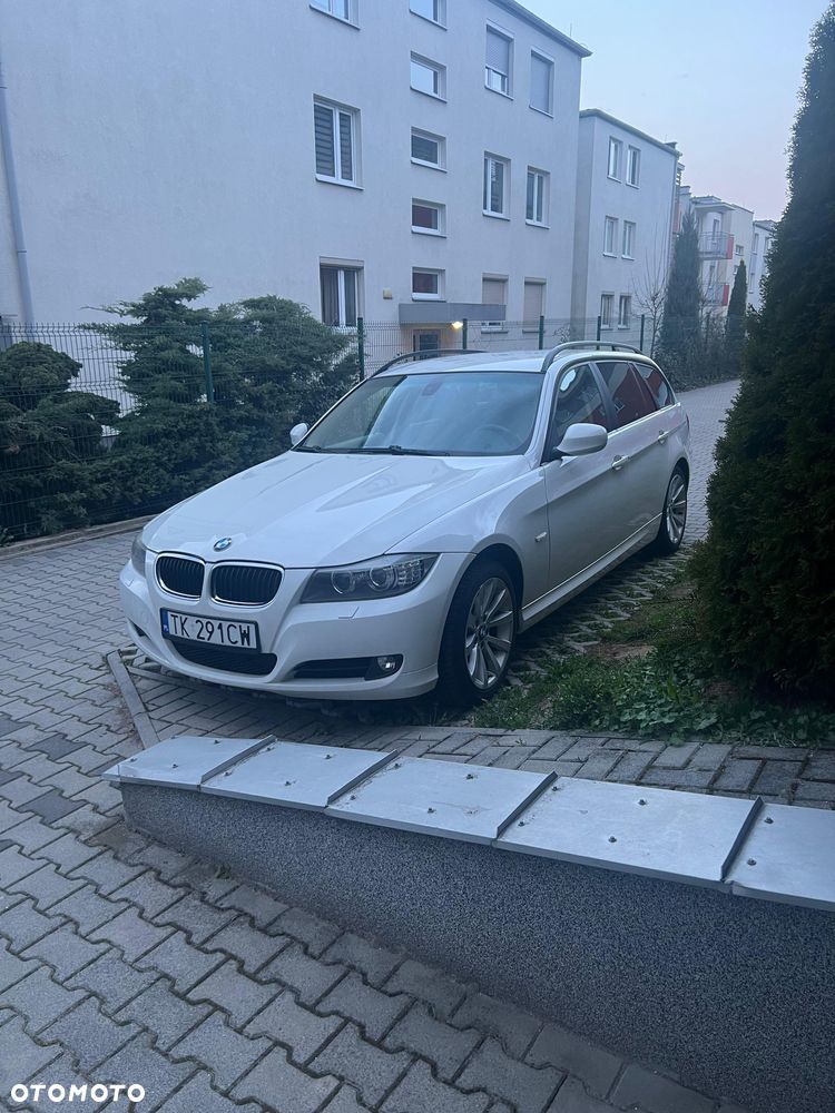 BMW Seria 3 320d DPF Touring Blue Performance Edition Fleet Sport - 2