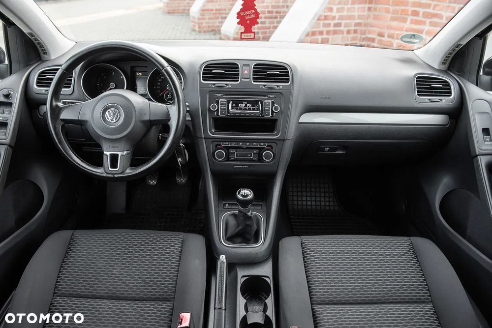 Volkswagen Golf - 22