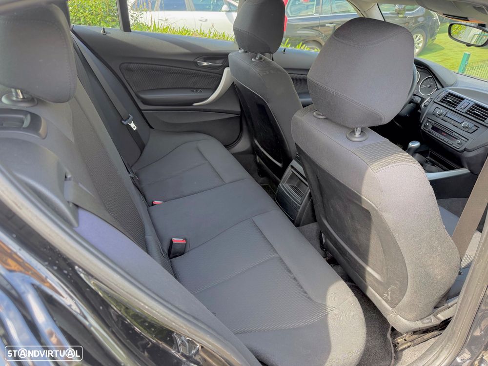 BMW 116 i Sport Line - 12