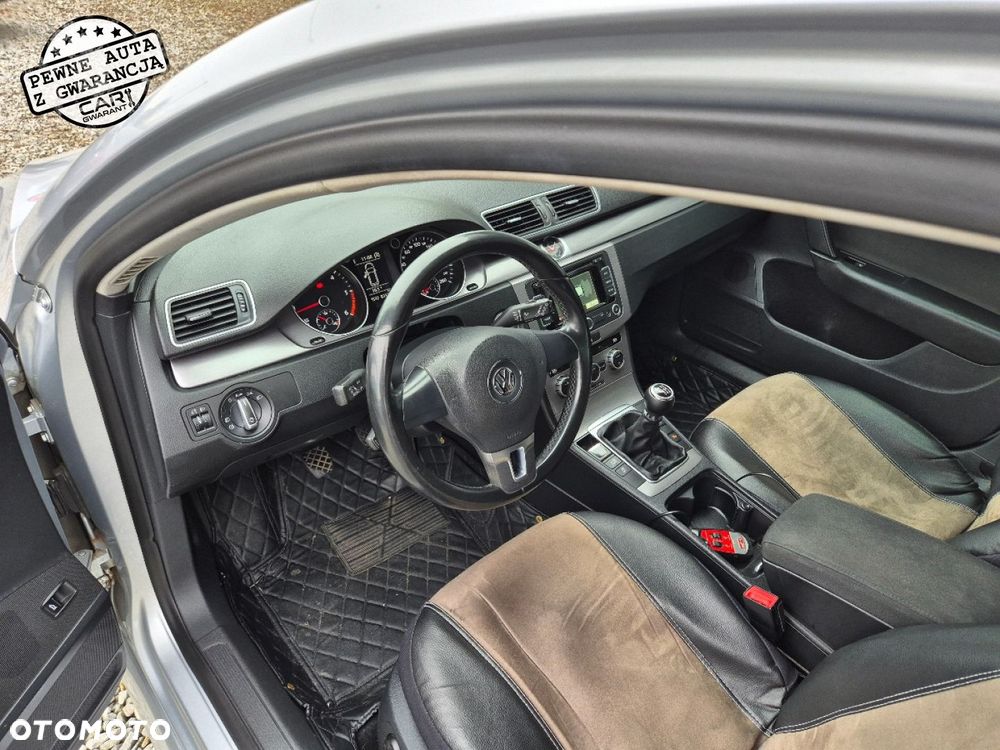 Volkswagen Passat - 11