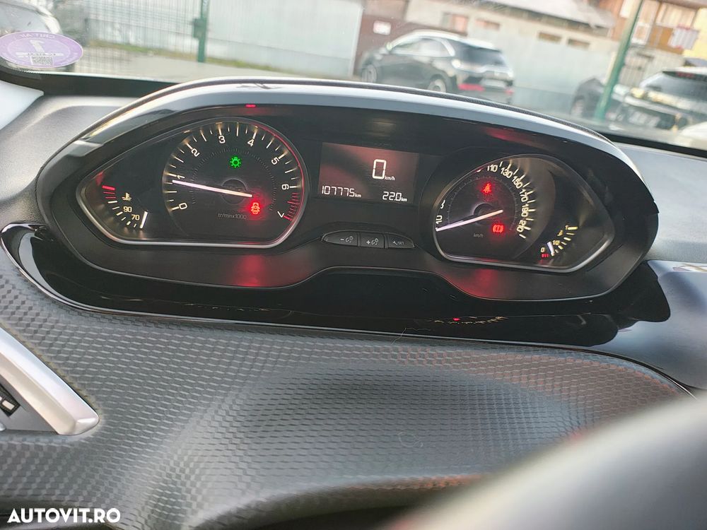 Peugeot 2008 PureTech 130 GPF Stop&Start Signature - 13
