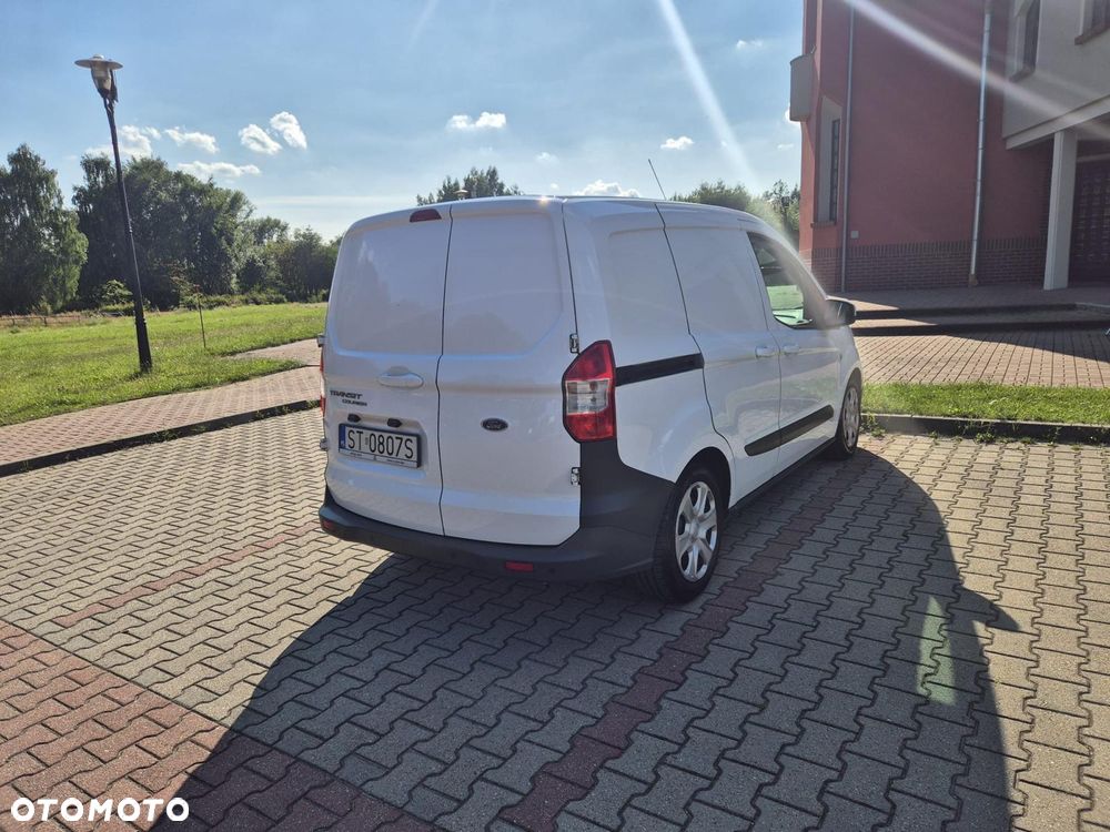 Ford Transit Courier - 2