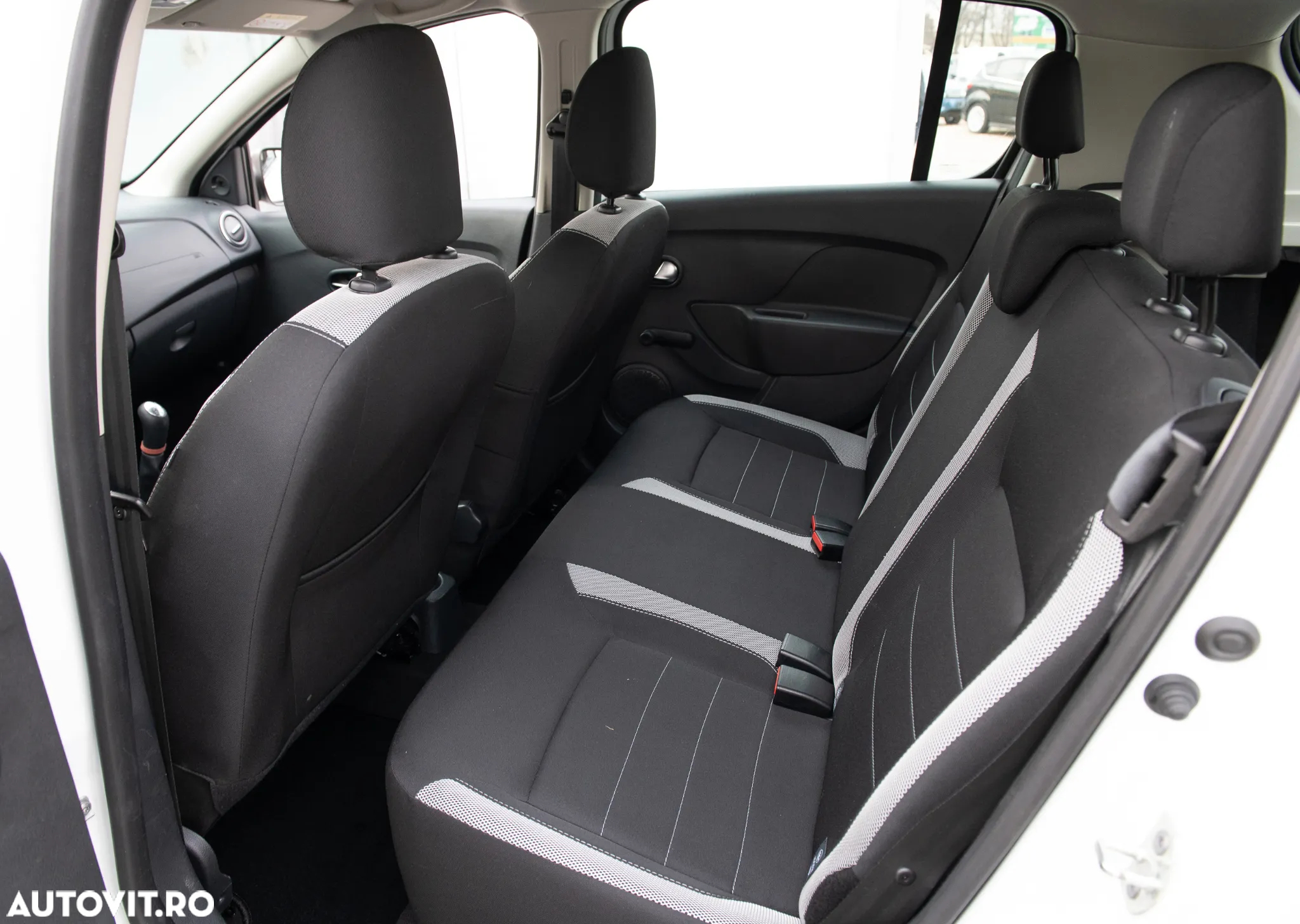 Dacia Sandero Stepway TCe 100 Celebration - 5