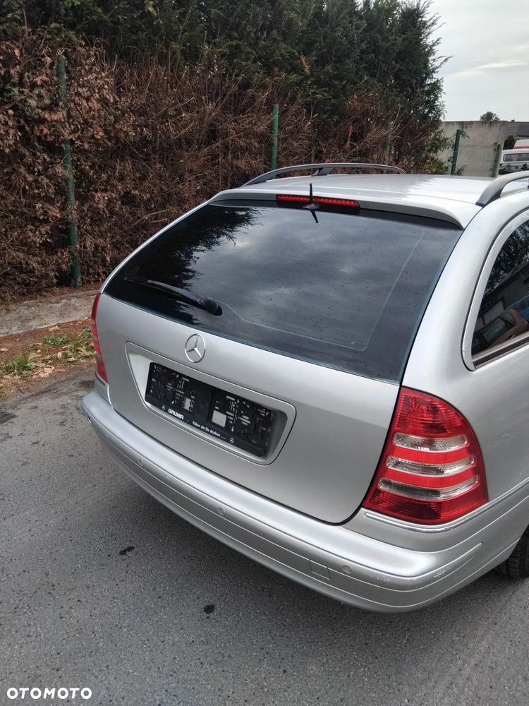 Mercedes-Benz Klasa C 220 CDI Automatik Avantgarde - 4