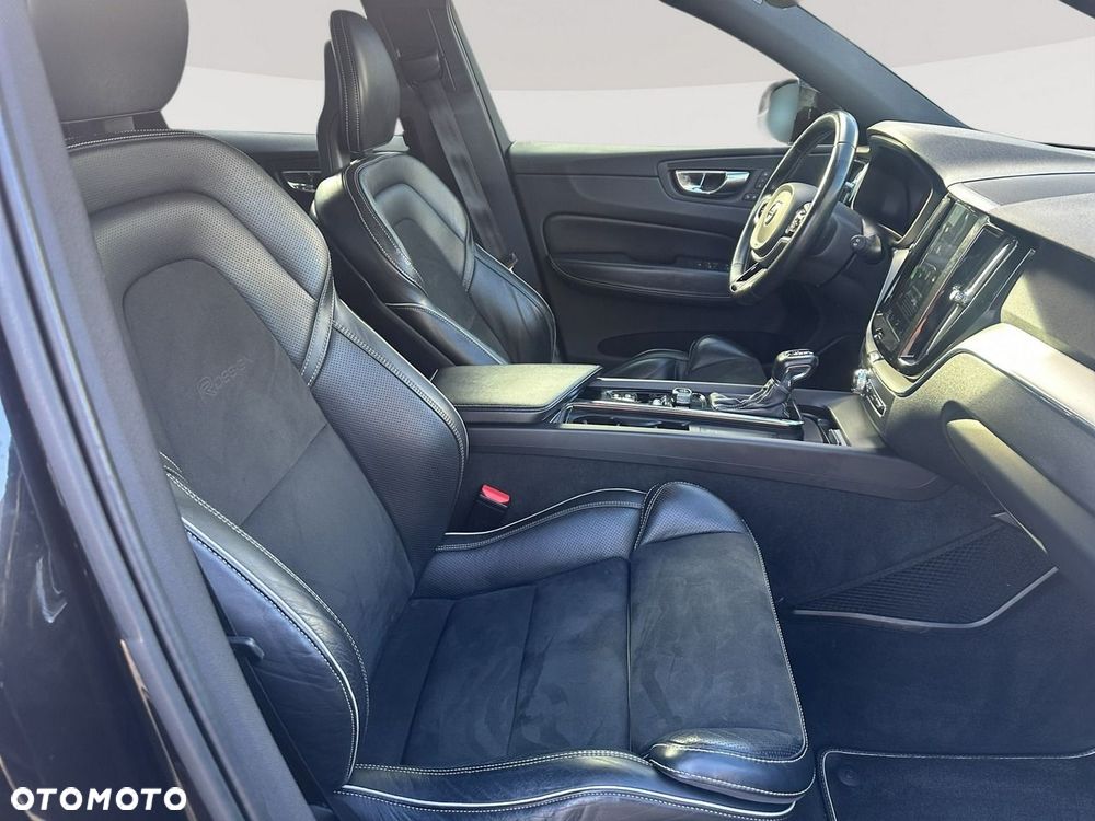 Volvo XC 60 D4 AWD R-Design - 31