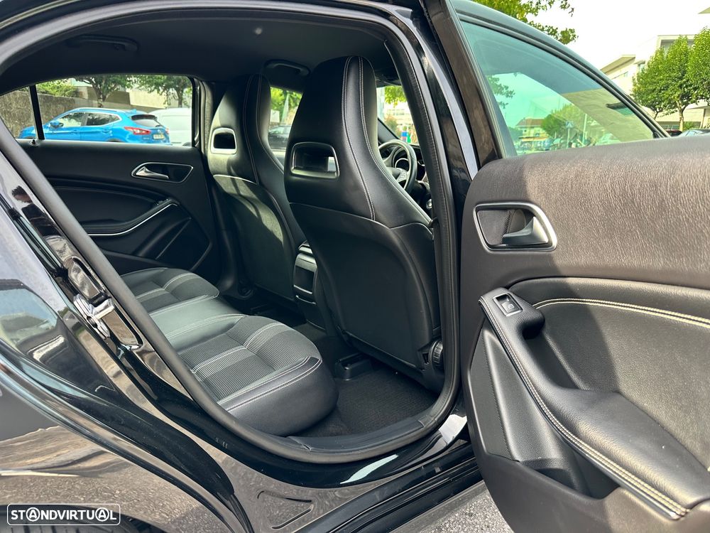 Mercedes-Benz A 180 d AMG Line - 38