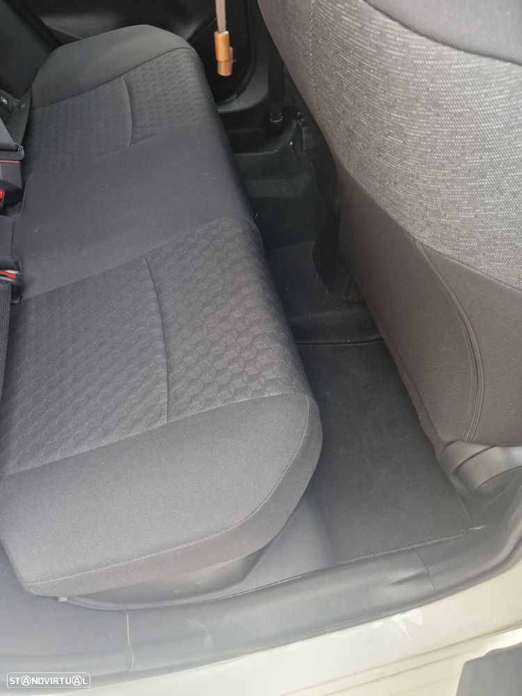 Toyota Yaris 1.5 HDF Comfort Plus - 14