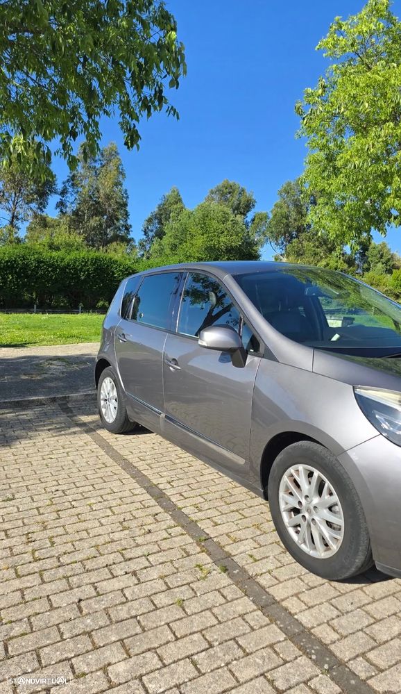 Renault Scénic 1.5 dCi Exclusive SS - 2
