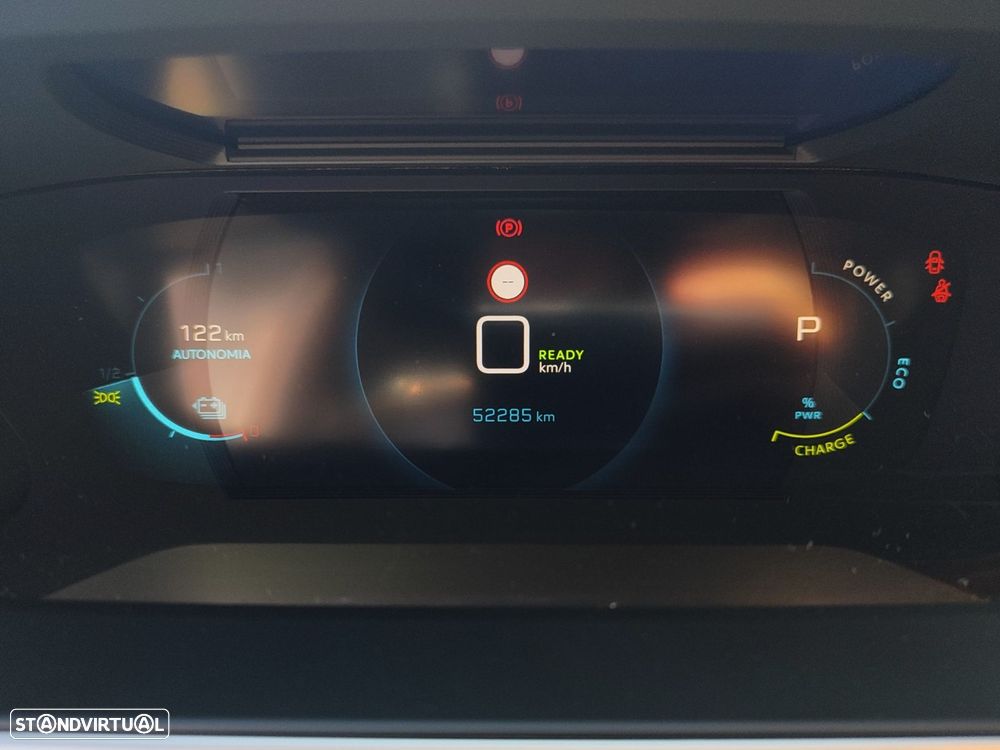 Peugeot e-2008 50 kWh GT - 35