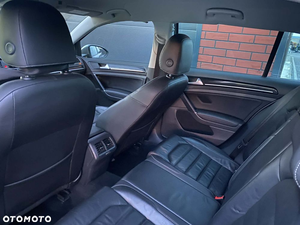 Volkswagen Golf 2.0 BlueTDI Highline - 14