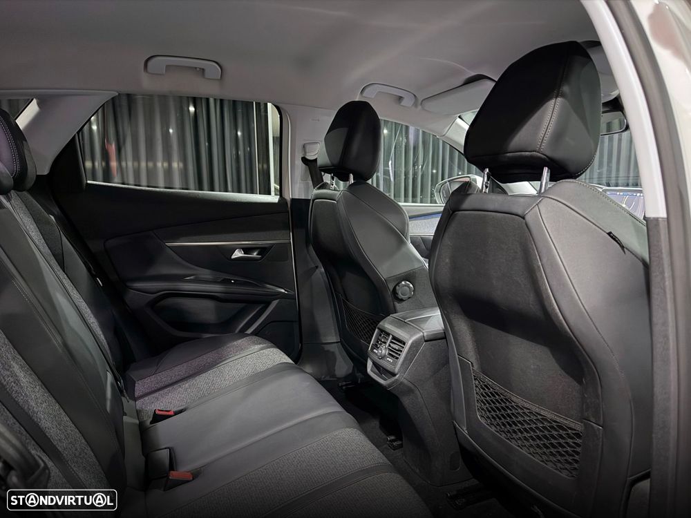 Peugeot 3008 1.2 PureTech Allure Pack - 33