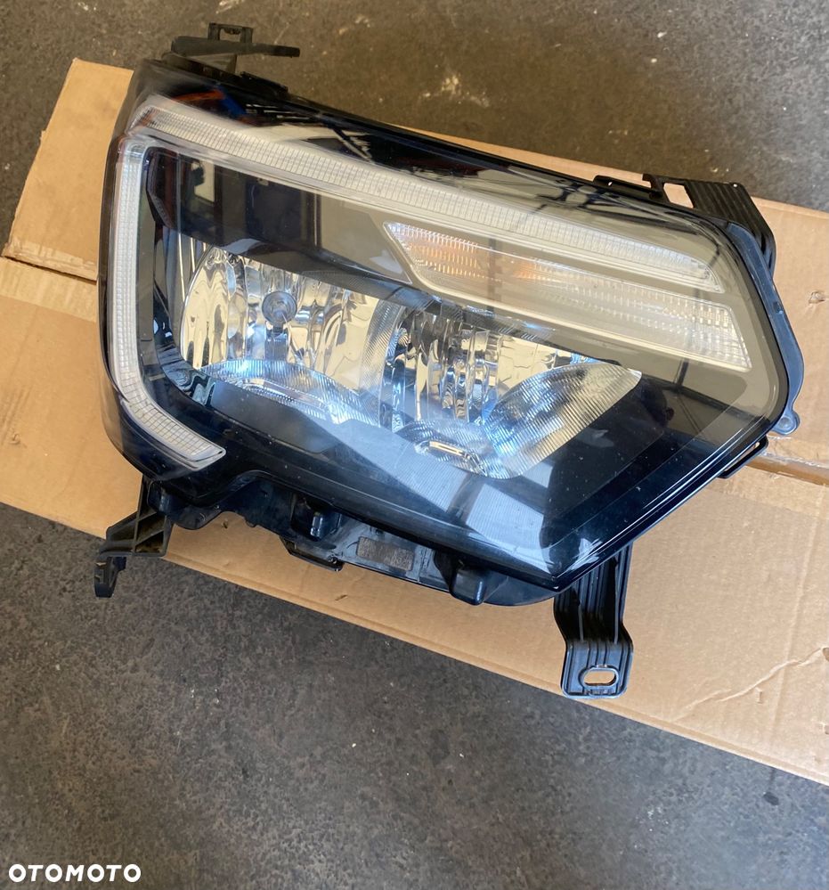 RENAULT MASTER 3 III LIFT 4 IV ORYGINALNA ! LAMPA PRZEDNIA PRAWA REFLEKTOR PRAWY PRZÓD LED Ledowa  Wwa - 3