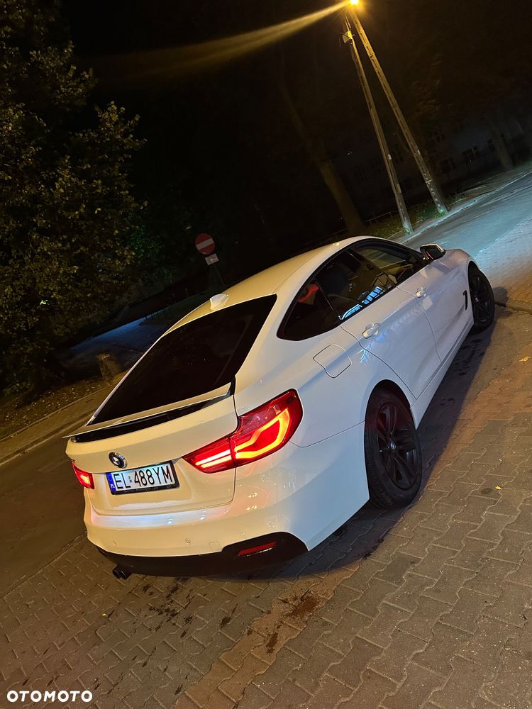 BMW Seria 3 318d M Sport Shadow - 12