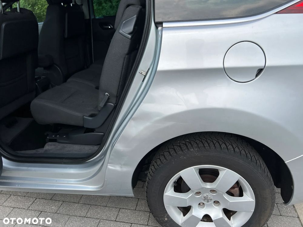 Peugeot 5008 - 10