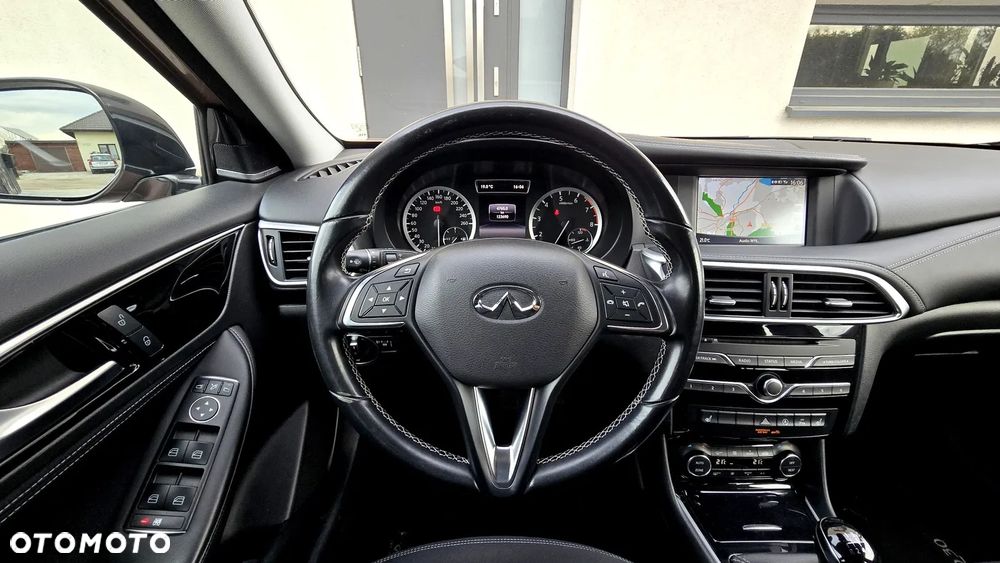 Infiniti Q30 1.6t Business Executive - 22