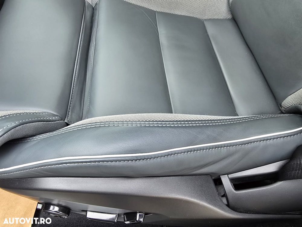 Volvo XC 60 Recharge T6 Twin Engine eAWD R-Design Expression - 21