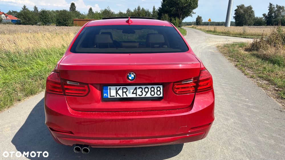 BMW Seria 3 328i xDrive Luxury Line - 9