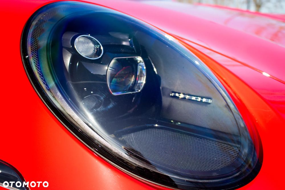 Porsche 911 Targa 4 GTS - 10