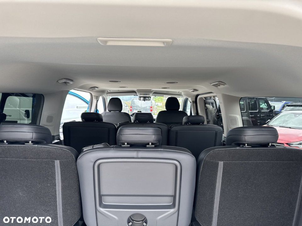Ford Tourneo Custom - 33