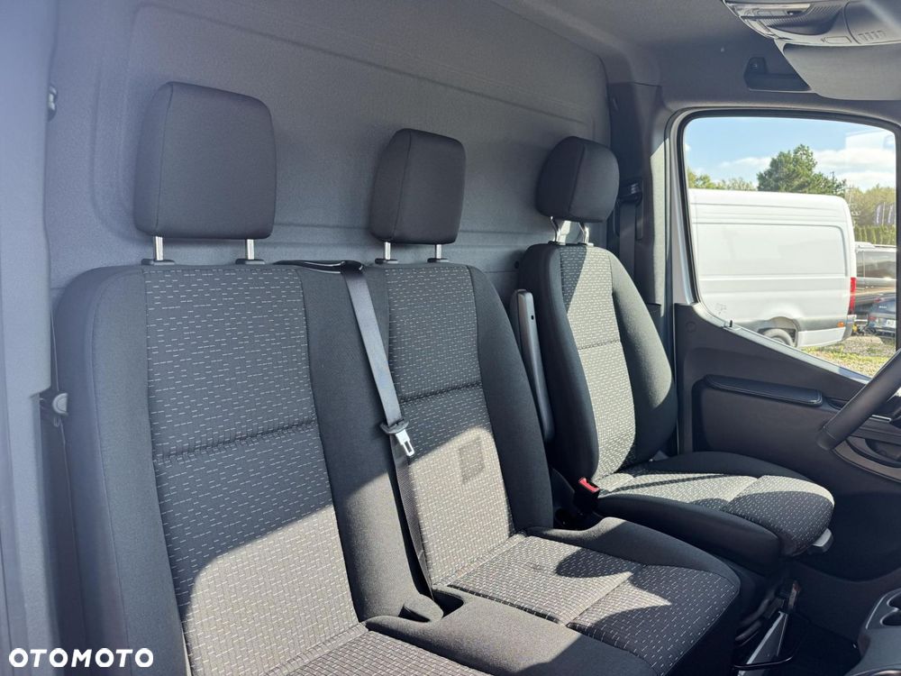 Mercedes-Benz Sprinter - 9