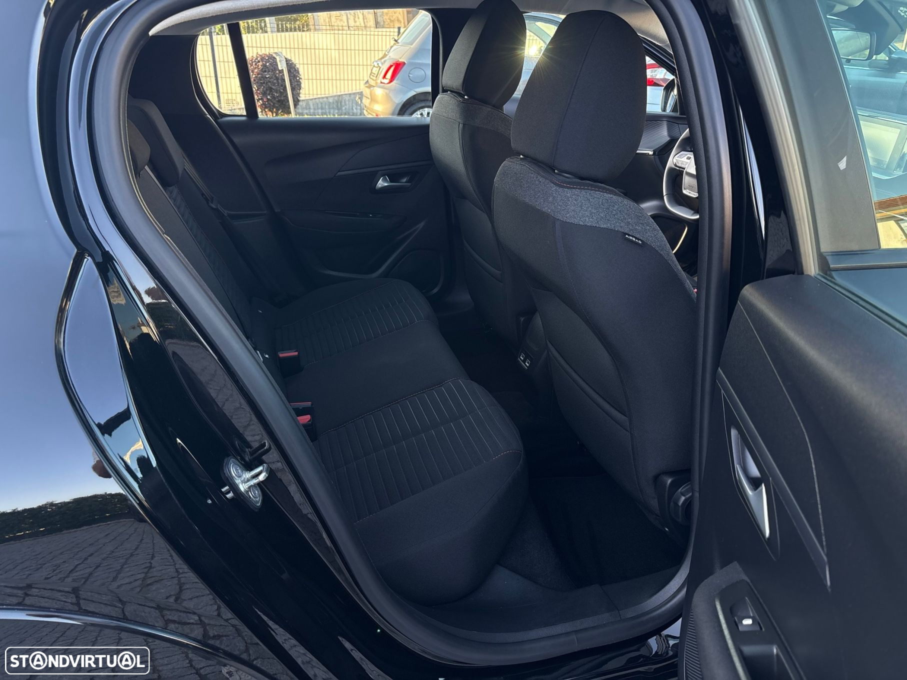 Peugeot e-208 50 kWh Allure Pack - 29