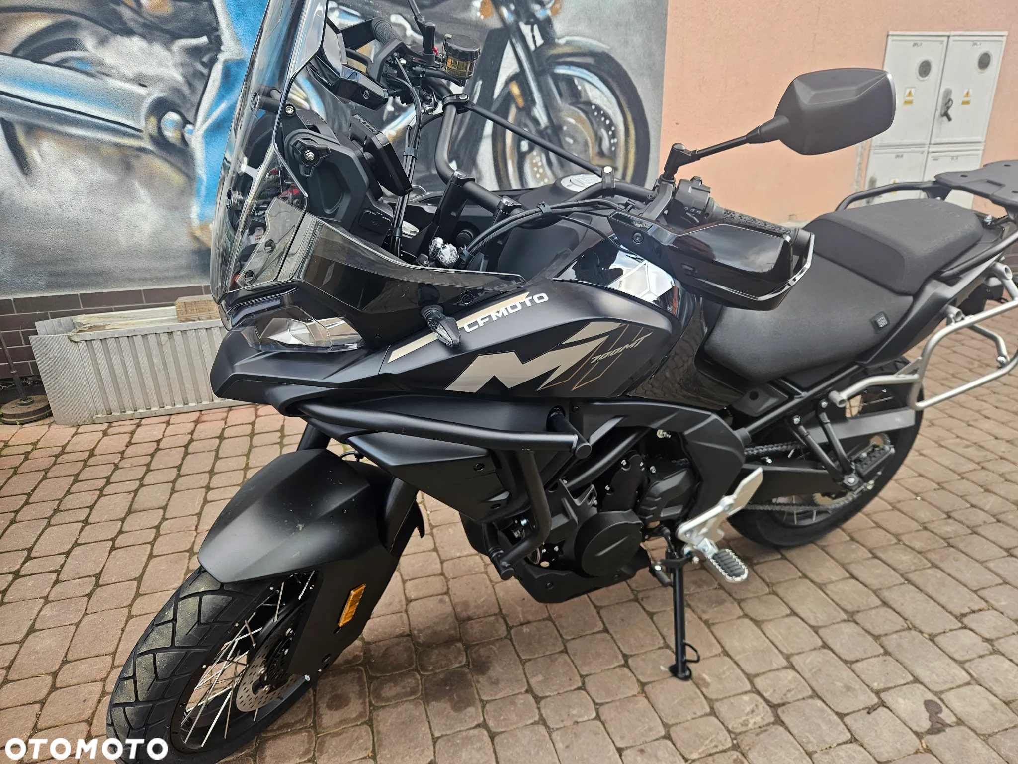 CFMoto MT - 14