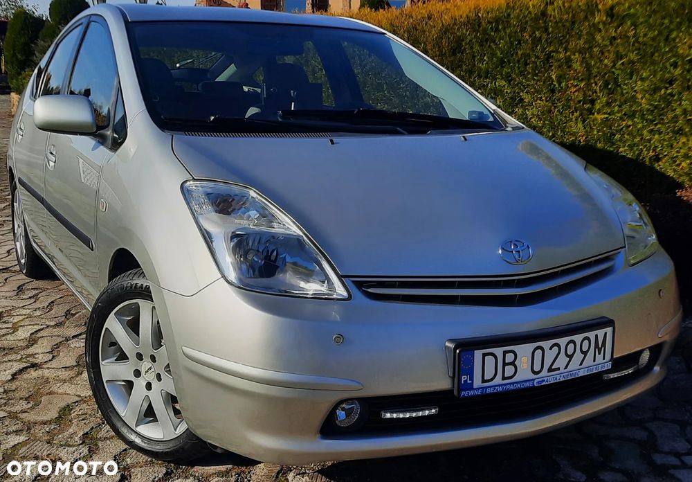 Toyota Prius 1.5 VVT-i Prestige - 1
