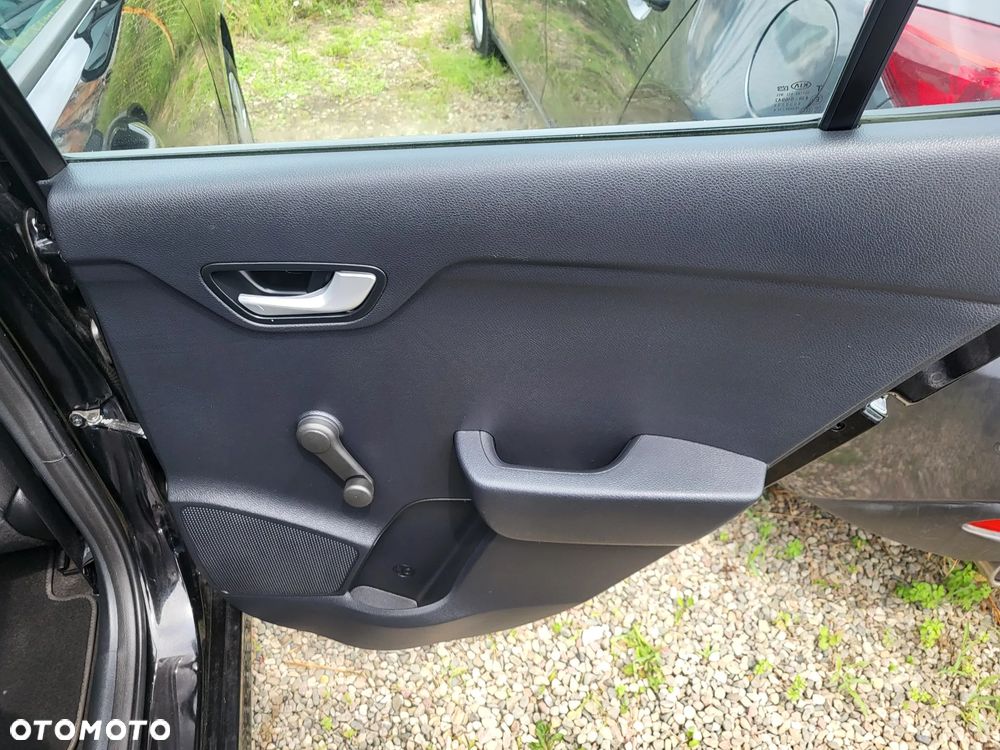 Kia Rio - 20