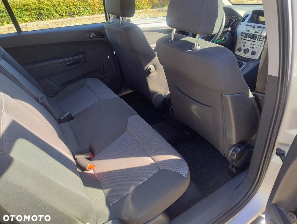 Opel Zafira 1.8 Enjoy - 17