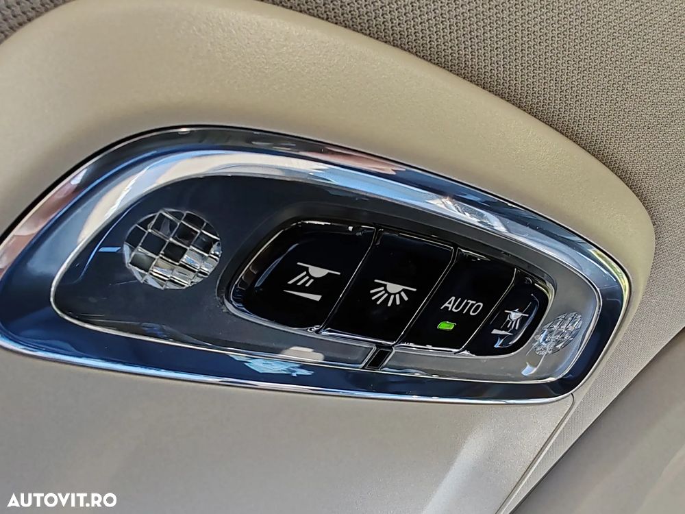 Volvo XC 60 D5 AWD Geartronic Momentum - 20