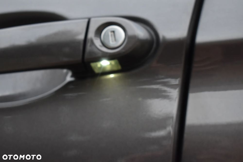 BMW Seria 3 - 38