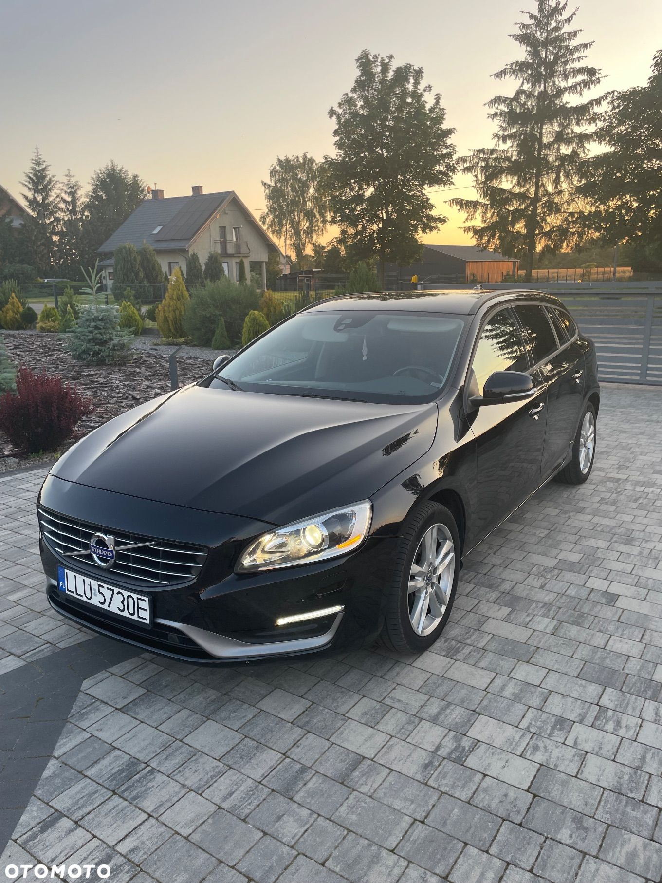 Volvo V60 D4 AWD - 1