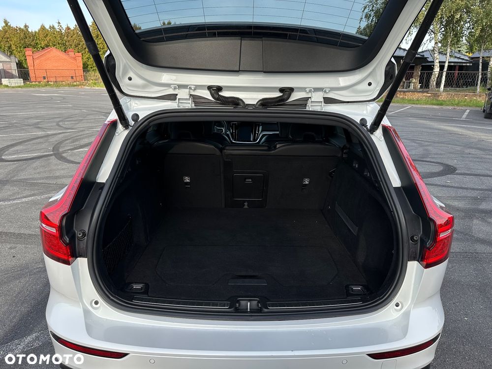 Volvo V60 D4 R-Design - 33