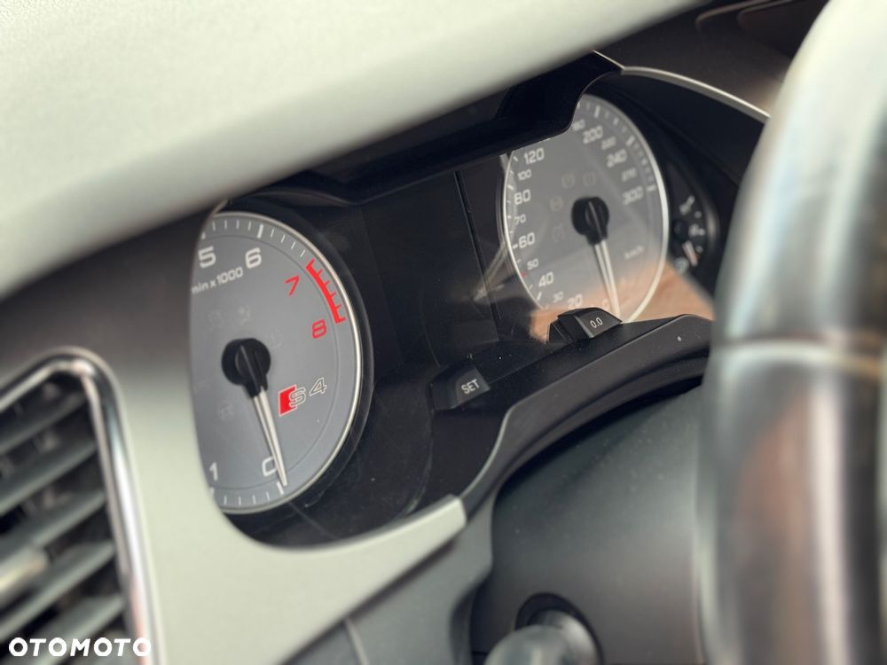 Audi S4 Avant - 14