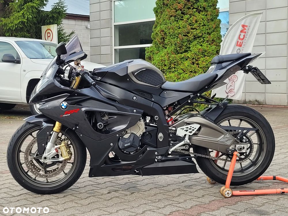 BMW S - 18
