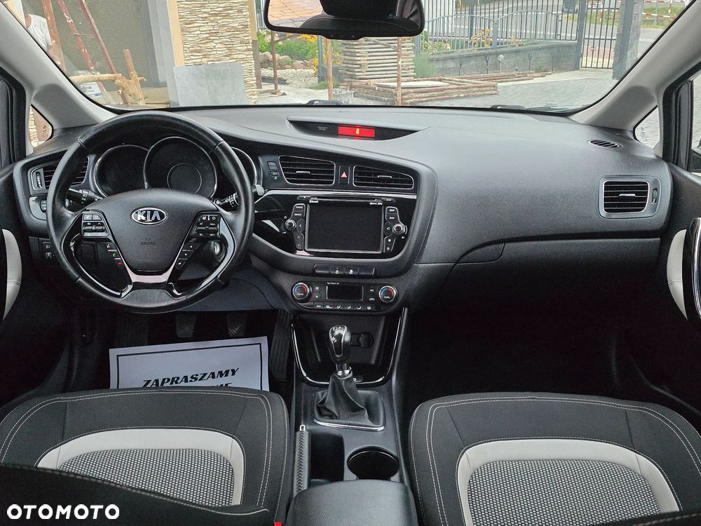 Kia Ceed 1.6 GDI Vision - 24