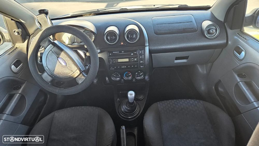 Ford Fiesta 1.4 TDCi Ambiente - 4