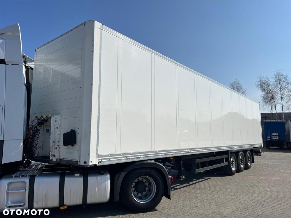 Schmitz Cargobull SKO - 1