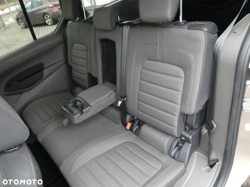 Ford Tourneo Connect - 22