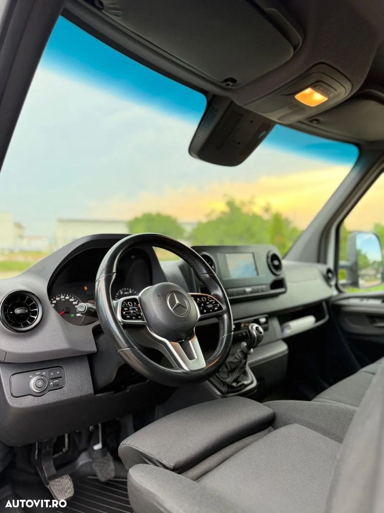 Mercedes-Benz Sprinter - 22