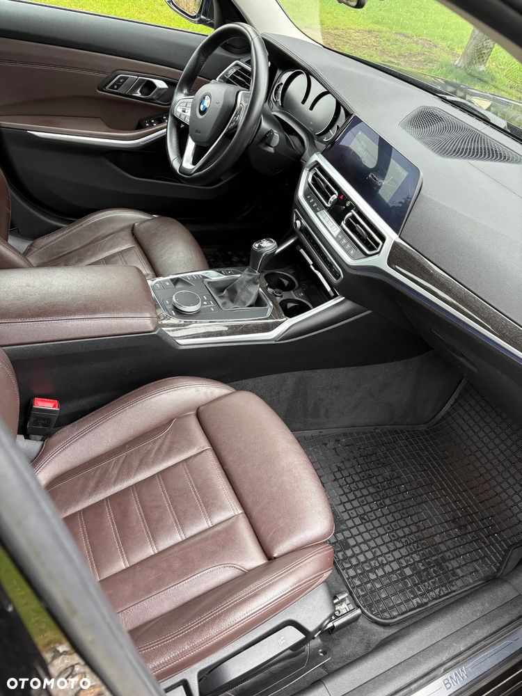 BMW Seria 3 318d - 4