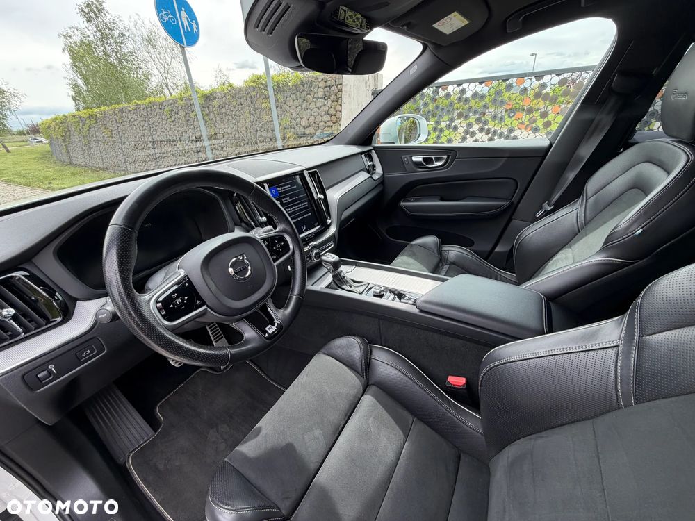 Volvo XC 60 D4 R-Design - 3